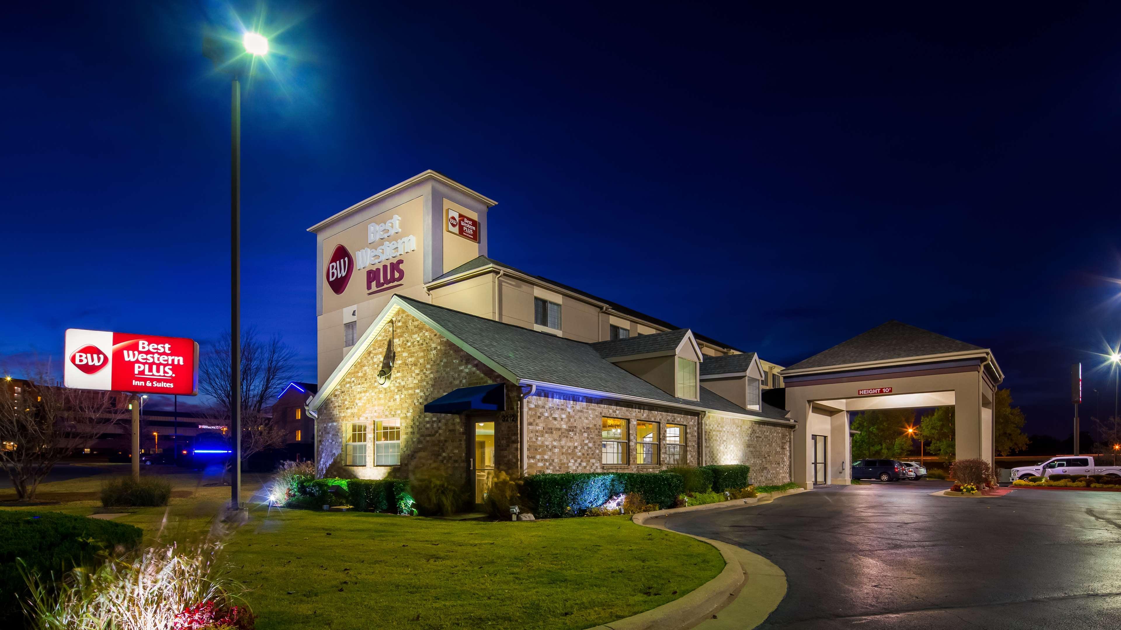 Best Western Plus Tulsa Inn & Suites Bagian luar foto